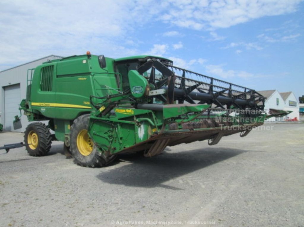Moissonneuse JOHN DEERE T 660 - photo slide 2