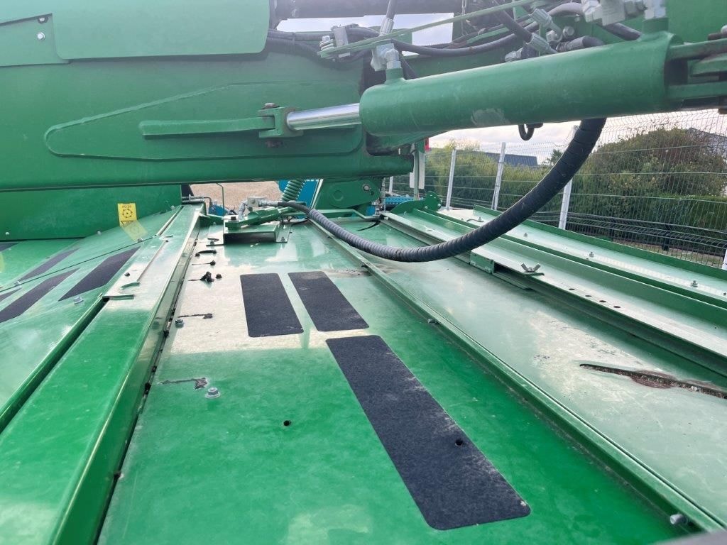 Faucheuse conditionneuse JOHN DEERE 835 - photo slide 4