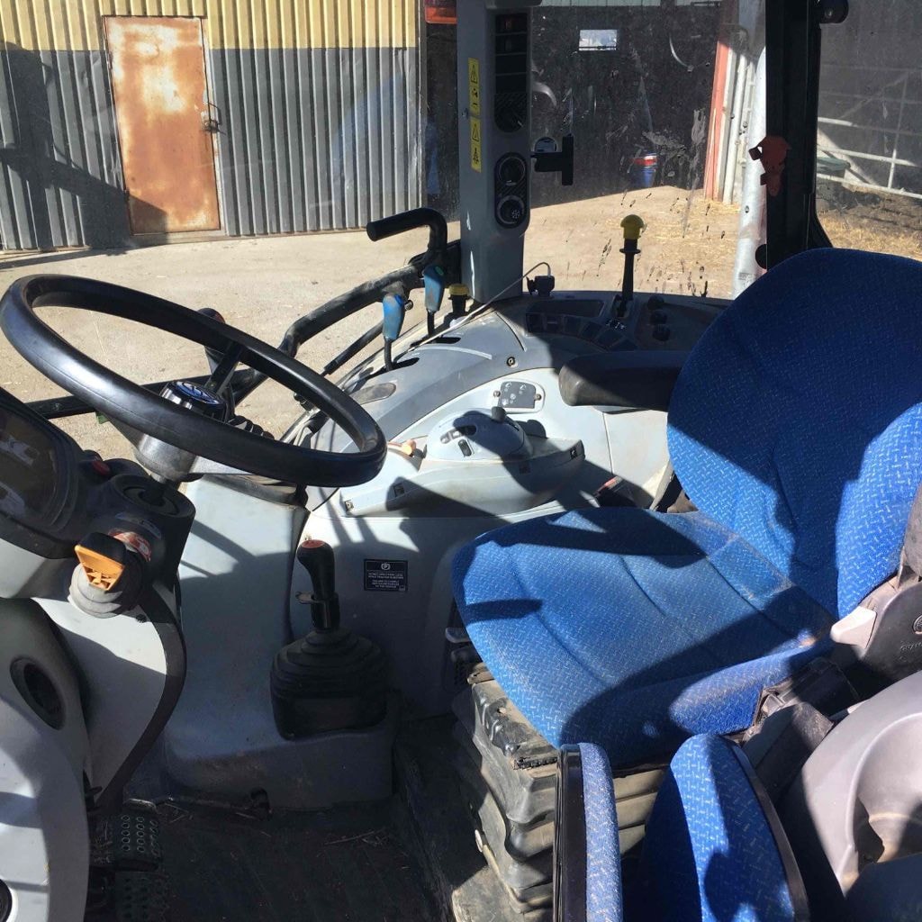 Tracteur NEW HOLLAND T4.85 - photo slide 5
