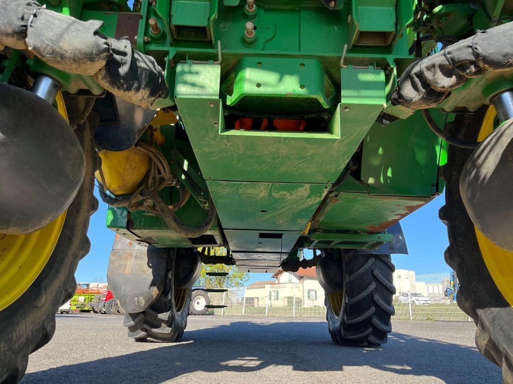 Pulverisateur automoteur JOHN DEERE R4040i - photo slide 20