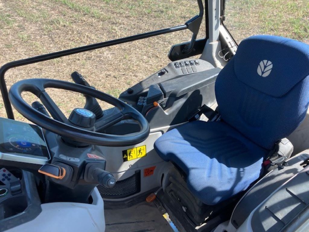 Tracteur etroit NEW HOLLAND T4.100 F - photo slide 5