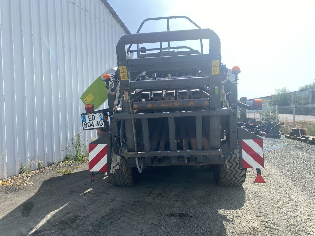 Presse haute densite CLAAS Quadrant 3300 FC - photo slide 10