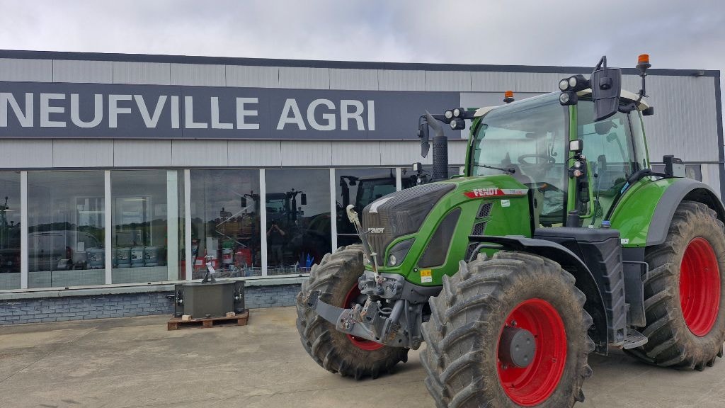 Tracteur FENDT 718 VARIO POWER - photo slide 1