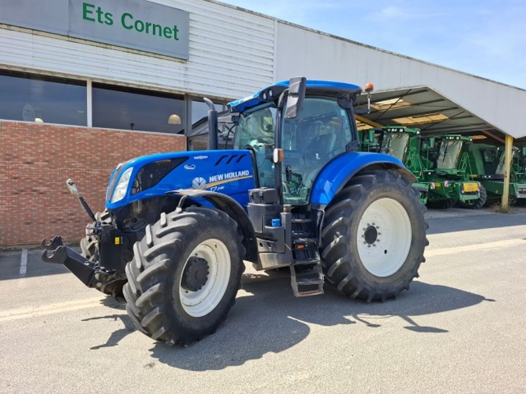 Tracteur NEW HOLLAND T7.245 - photo slide 1