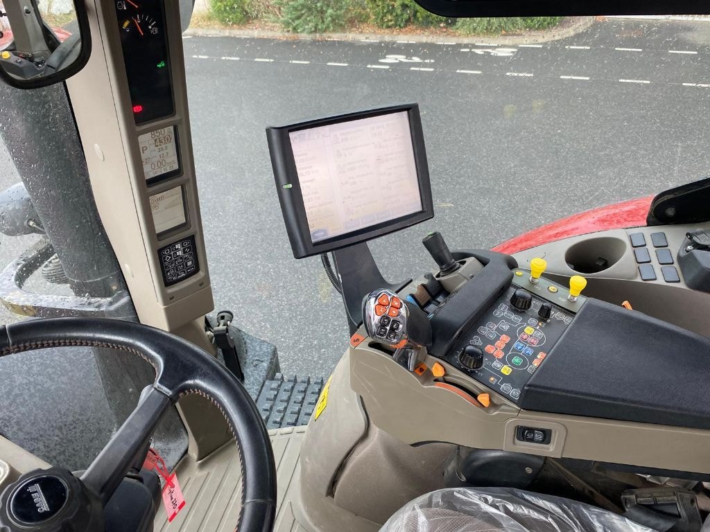 Tracteur CASE IH OPTUM 270 CVX - photo slide 8