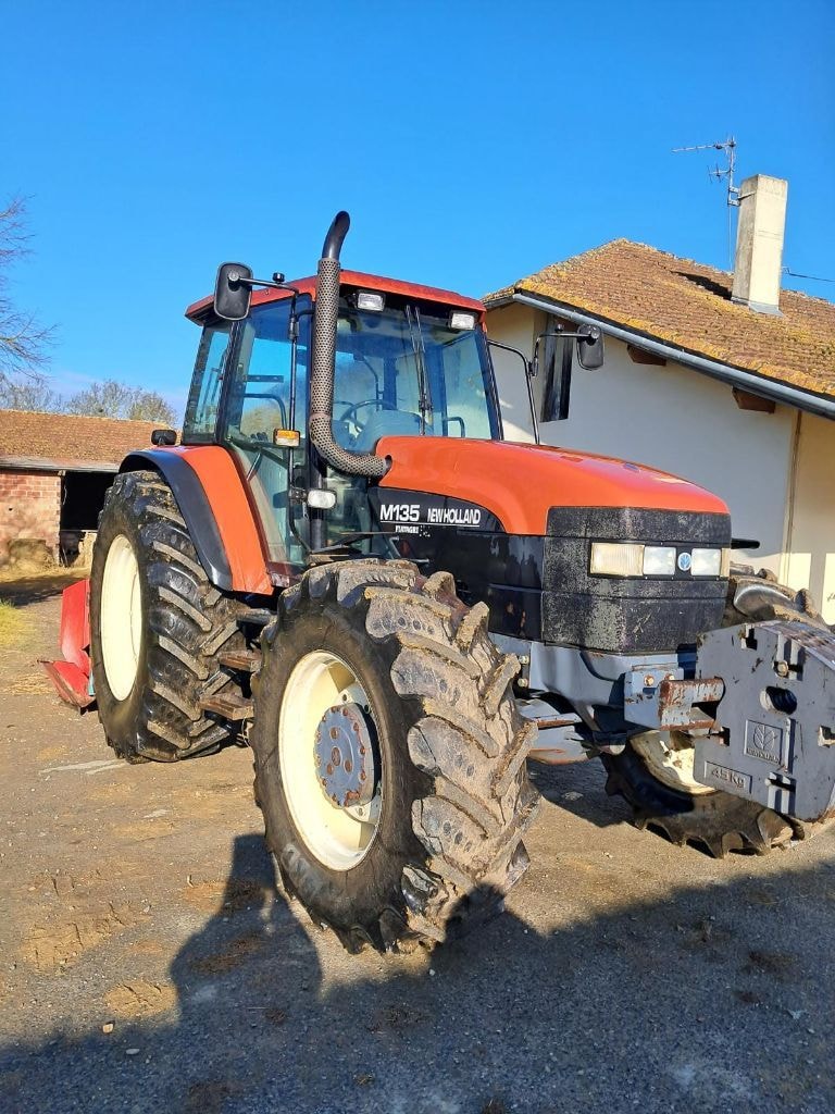 Tracteur NEW HOLLAND M135 - photo slide 5