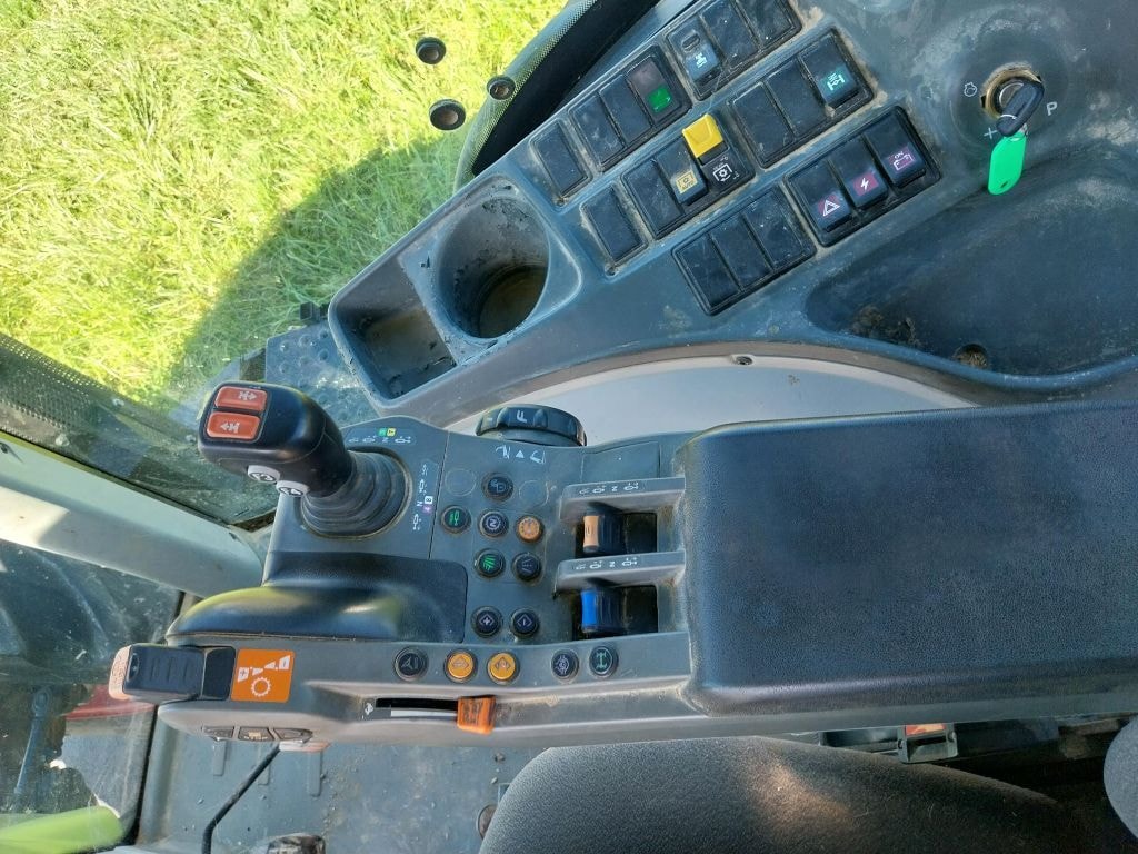 Tracteur CLAAS AXION 840 CIS - photo slide 11