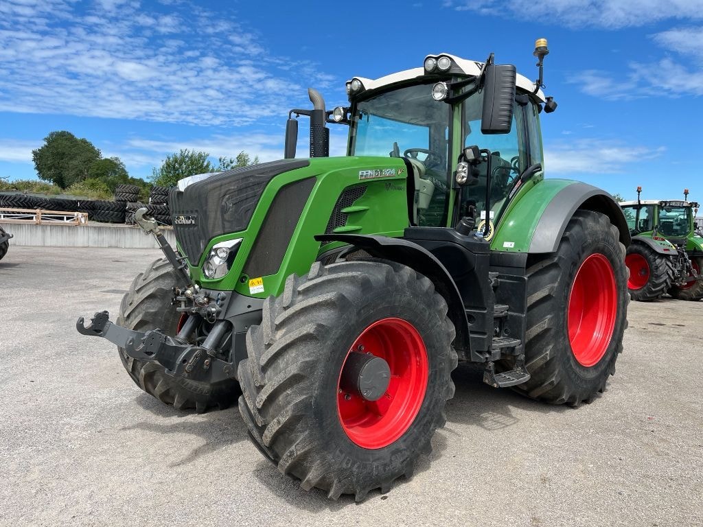 Tracteur FENDT 824 PROFI+ - photo slide 1