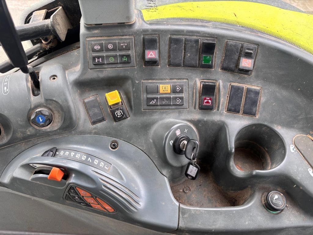 Tracteur CLAAS ARION 420 - photo slide 24