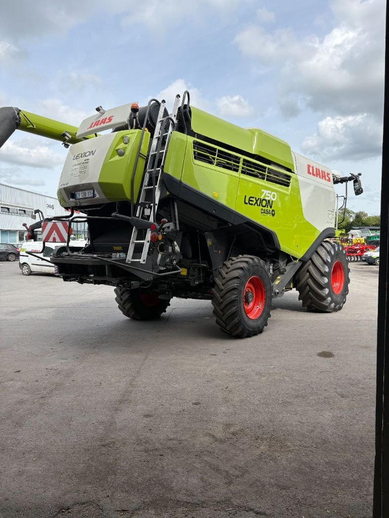 Moissonneuse CLAAS LEXION 750 - photo slide 48
