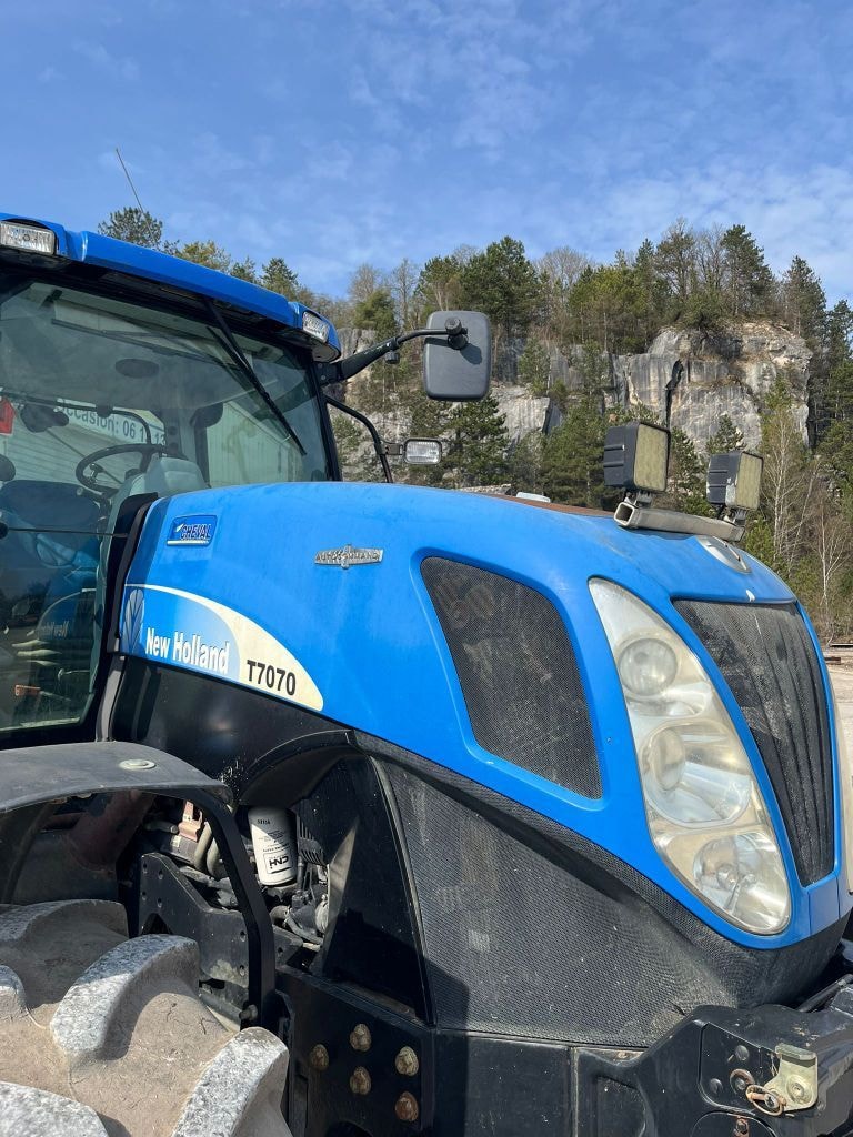 Tracteur NEW HOLLAND T7070 6.7L - photo slide 7