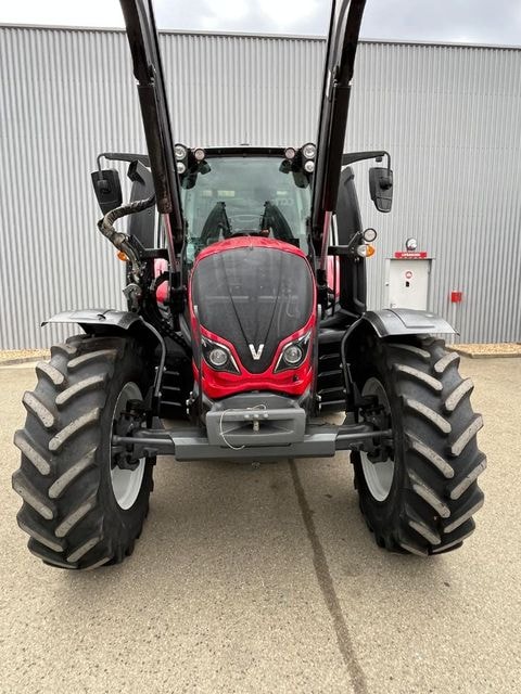 Tracteur chargeur VALTRA N134 - photo slide 7