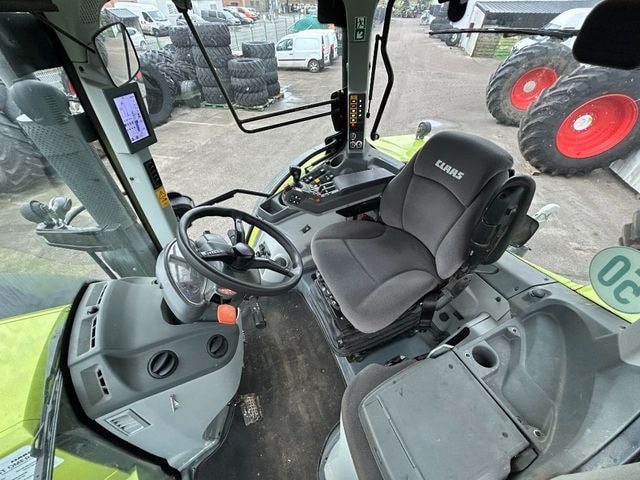 Tracteur CLAAS ARION 660 CIS+ - photo slide 13