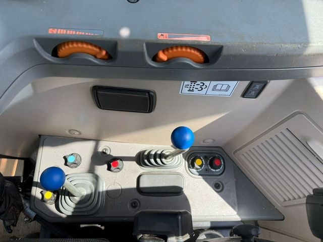 Tracteur chargeur FENDT 311 VARIO 4.4L - photo slide 20
