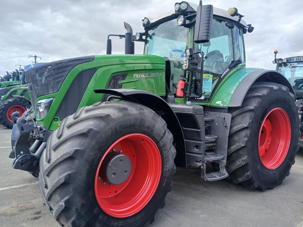 Tracteur FENDT 930 VARIO PROFI + - photo slide 3