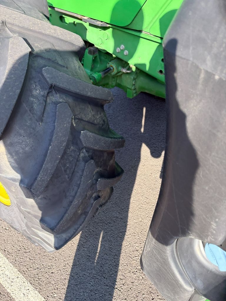 Tracteur JOHN DEERE 6110M - photo slide 12