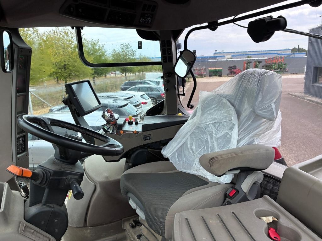 Tracteur CASE IH OPTUM 270 CVX - photo slide 9