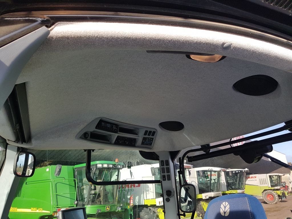 Tracteur NEW HOLLAND T7.270 AC - photo slide 17