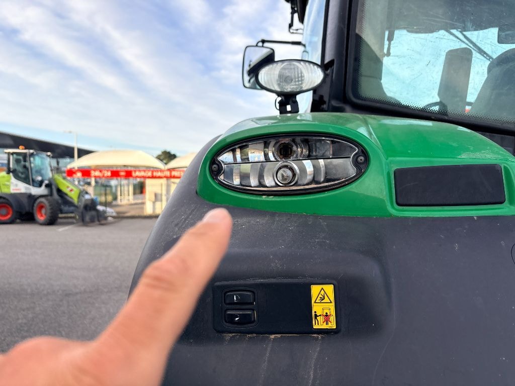 Tracteur JOHN DEERE 6115R - photo slide 11