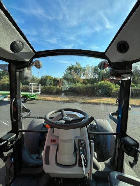 Tracteur VALTRA G105A - photo slide 9
