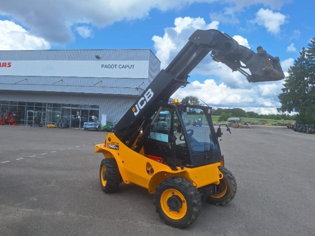 Telescopique JCB COMPACT 520-40 - photo slide 1