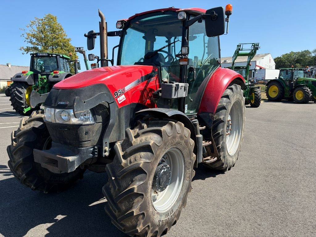 Tracteur CASE IH FARMALL 95U - photo slide 4