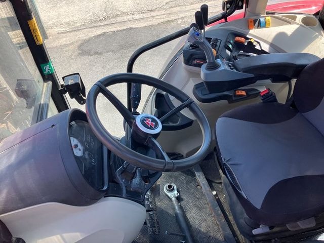 Tracteur chargeur MASSEY FERGUSON 5711M - photo slide 17