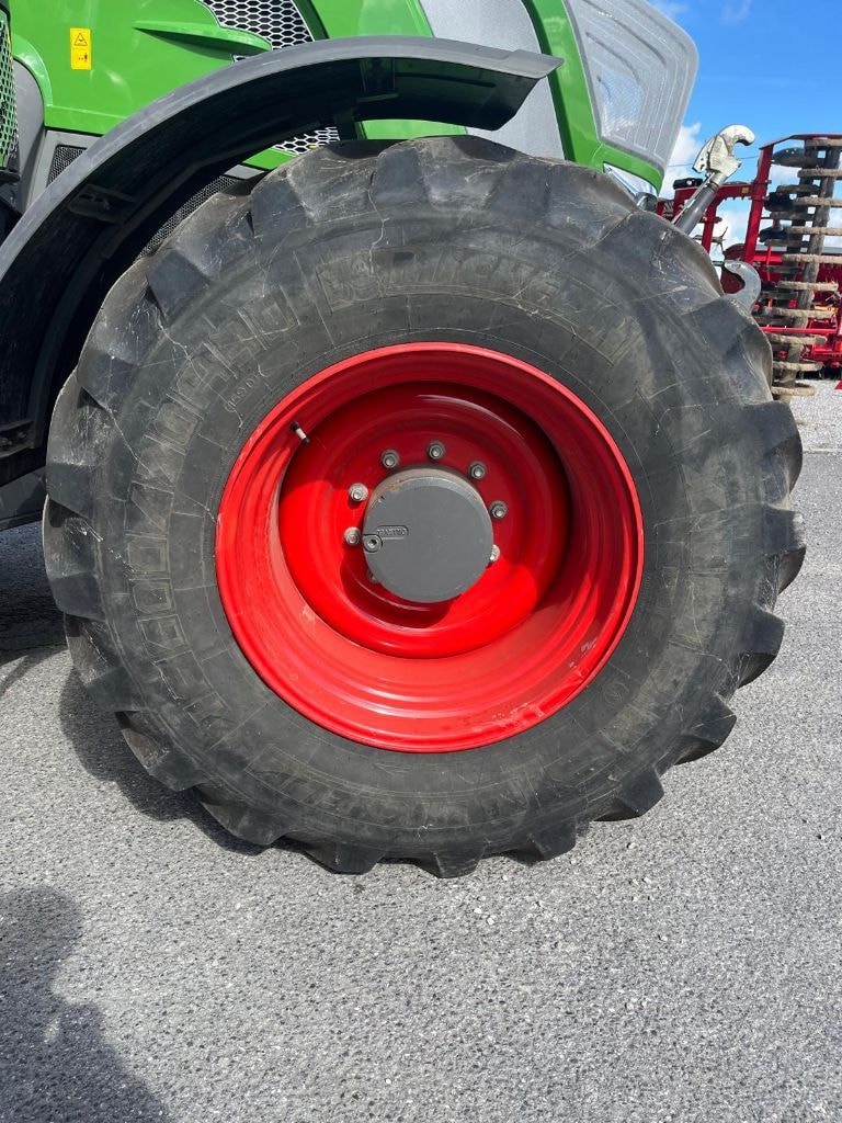 Tracteur FENDT 824 VARIO PROFI + - photo slide 19
