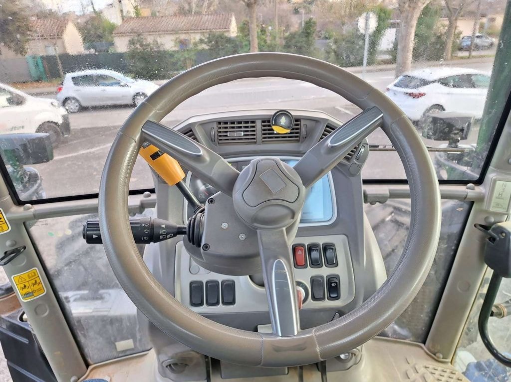 Tracteur DEUTZ FAHR 6160.4 CSHIFT AGROTRON - photo slide 10