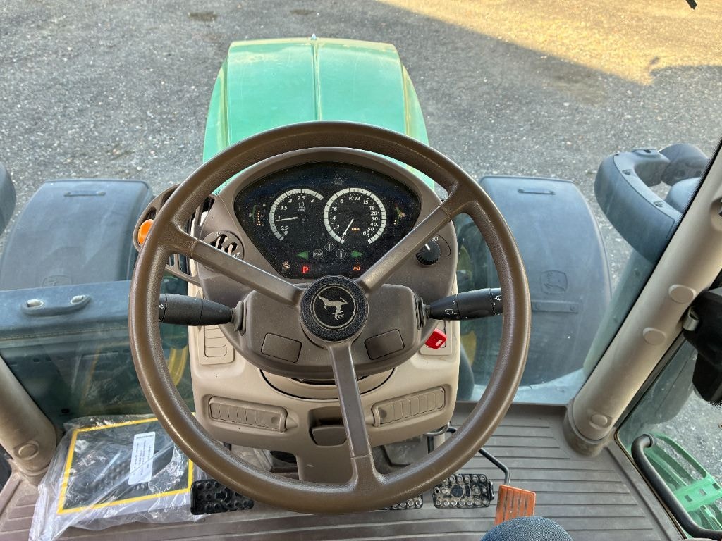Tracteur JOHN DEERE 6110R - photo slide 12
