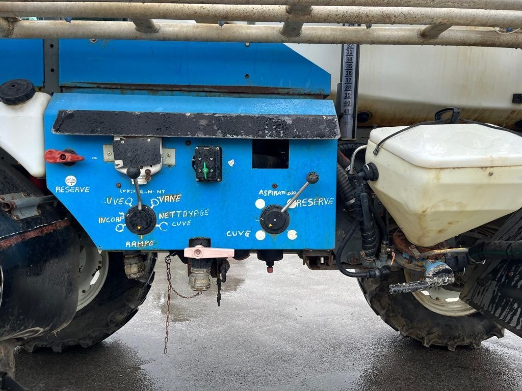 Pulverisateur automoteur EVRARD Alpha 4100 - photo slide 16