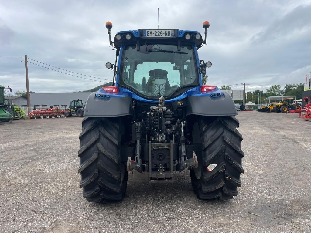 Tracteur VALTRA N 154 V - photo slide 7