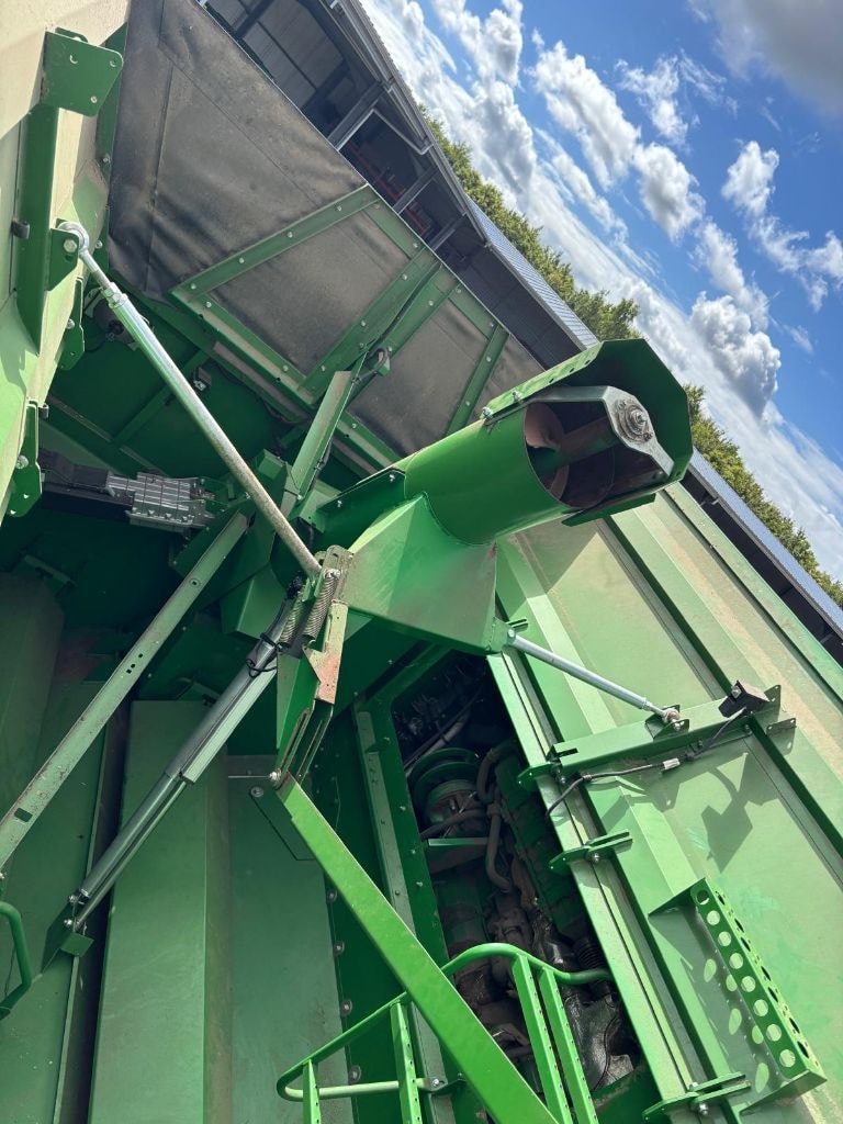 Moissonneuse JOHN DEERE T 660 - photo slide 6