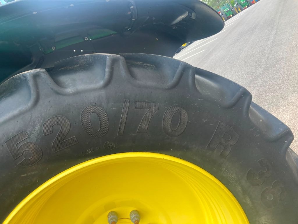 Tracteur chargeur JOHN DEERE 6130R - photo slide 9
