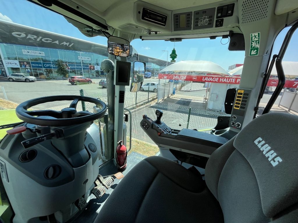 Tracteur CLAAS ARION 660  CMATIC CIS+ - photo slide 10