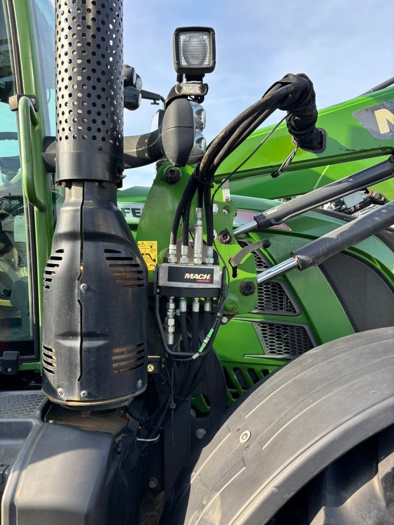 Tracteur chargeur FENDT 513 - photo slide 10
