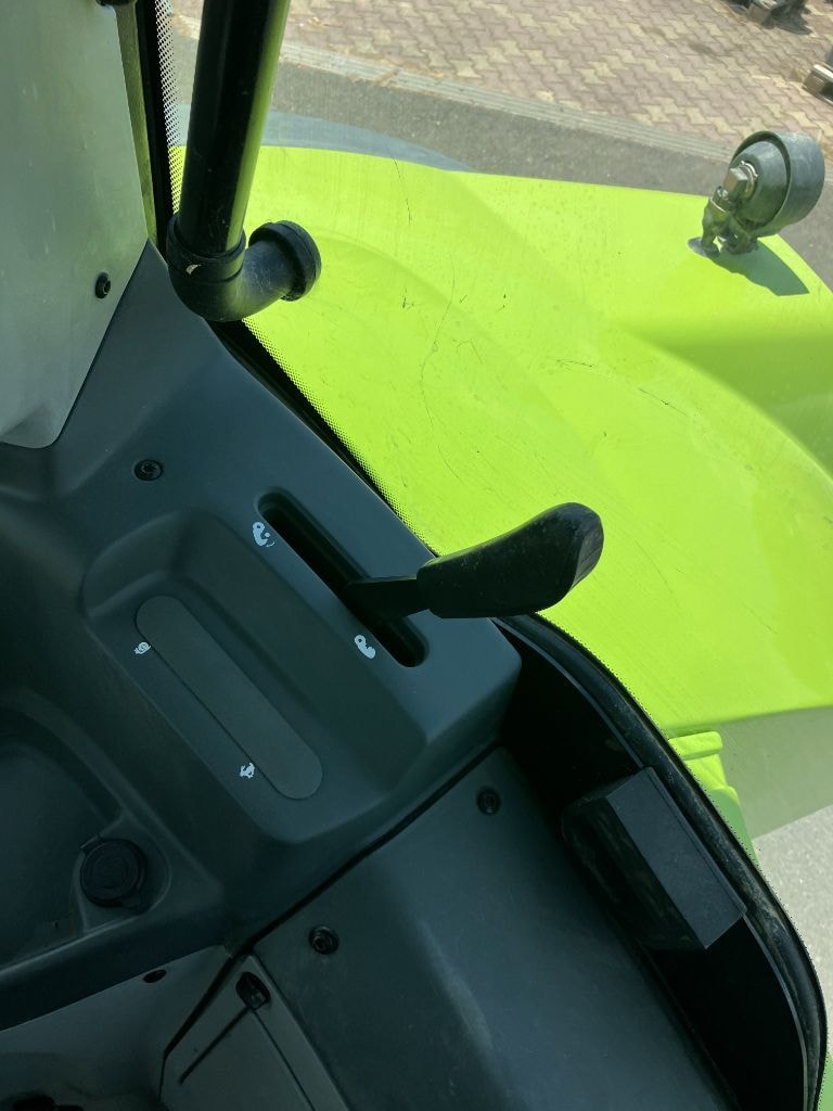 Tracteur CLAAS ARION 610 CIS+ - photo slide 13