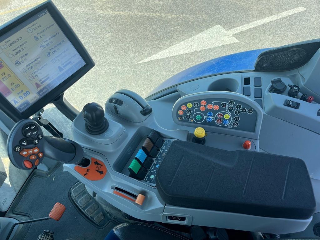 Tracteur NEW HOLLAND T7.245 - photo slide 14