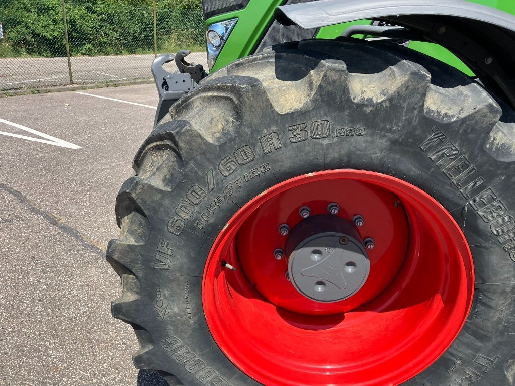 Tracteur FENDT 724 VARIO PROFI + - photo slide 40