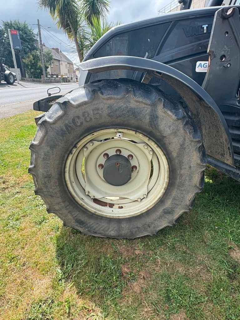 Tracteur VALTRA N113H5 - photo slide 16