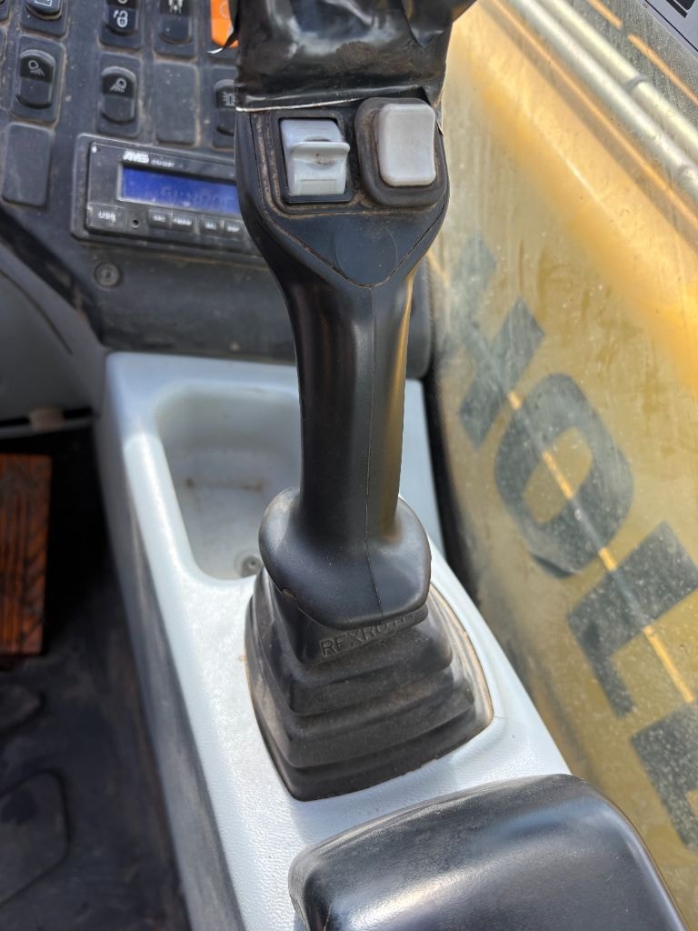 Telescopique NEW HOLLAND TH7.42 plus - photo slide 32