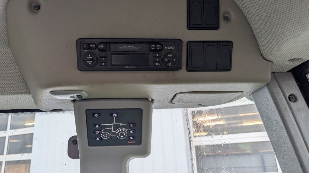 Tracteur CLAAS ARION 620 CIS - photo slide 10
