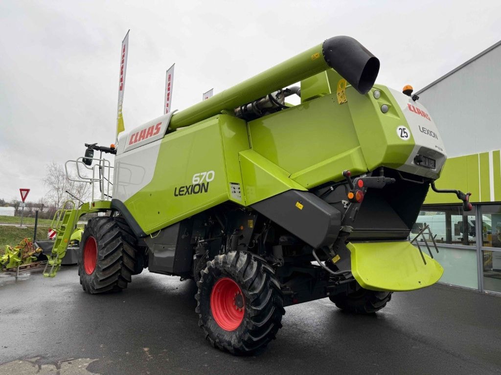 Moissonneuse CLAAS LEXION 670 MONTANA - - photo slide 4