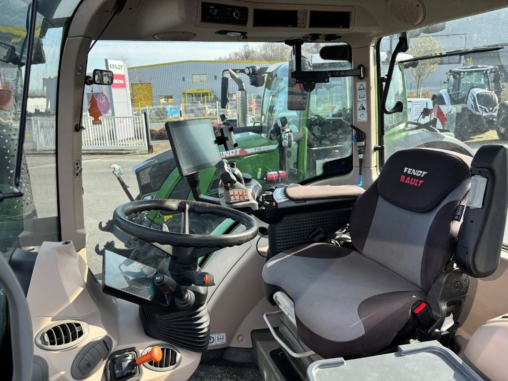 Tracteur FENDT 714 VARIO PROFI - photo slide 10