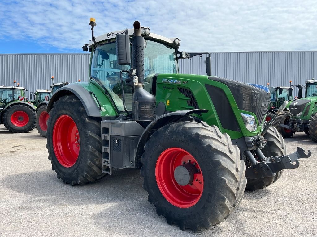 Tracteur FENDT 824 PROFI+ - photo slide 3
