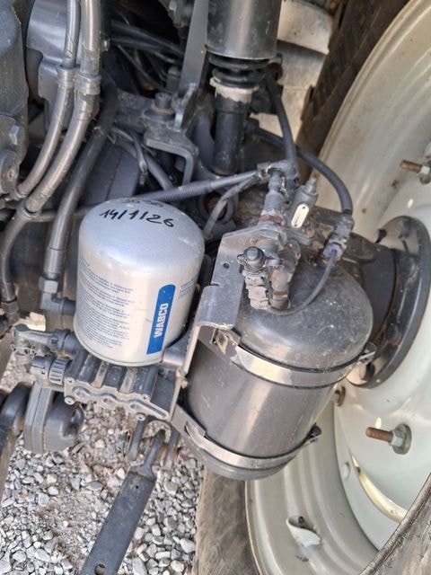 Tracteur chargeur VALTRA N 135A - photo slide 16