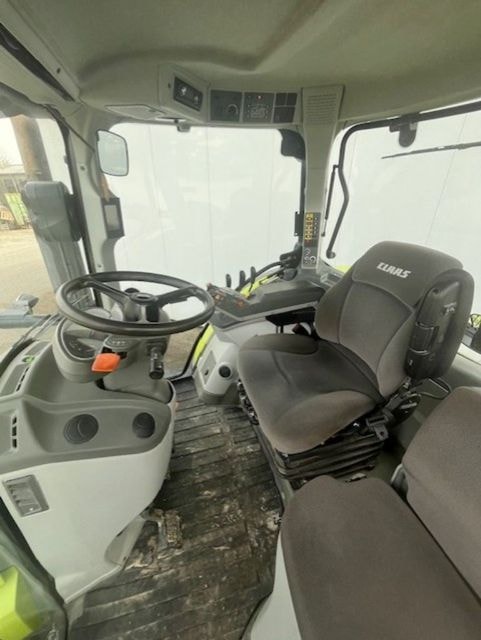 Tracteur CLAAS Arion 620 cis - photo slide 6