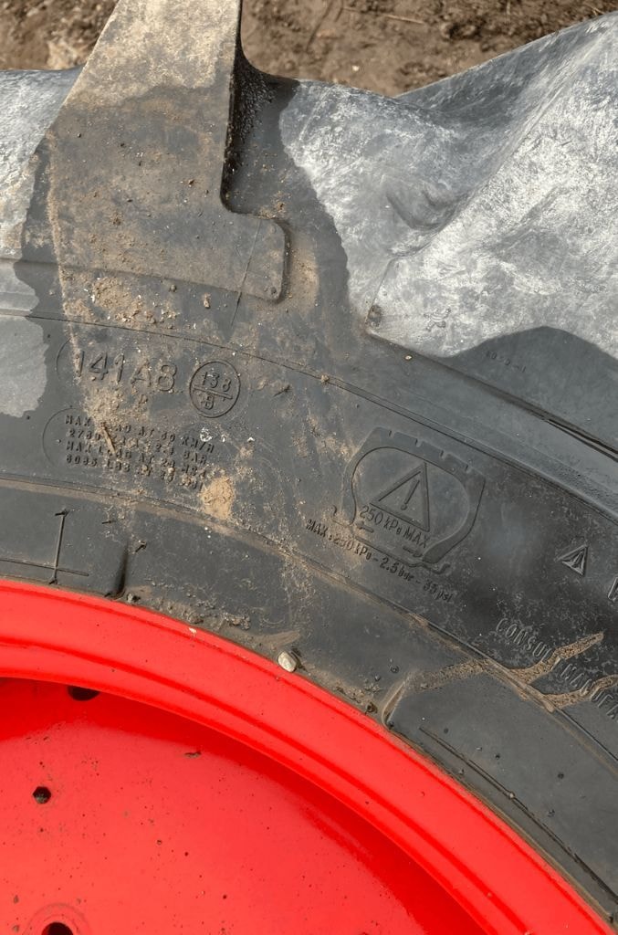 Pneumatique MICHELIN 420/80R46 Agribib + 16.9r28 agribib  - photo slide 12