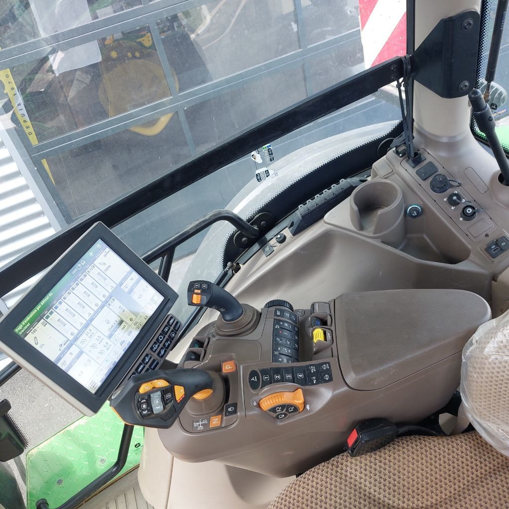 Tracteur JOHN DEERE 6R250 - photo slide 6