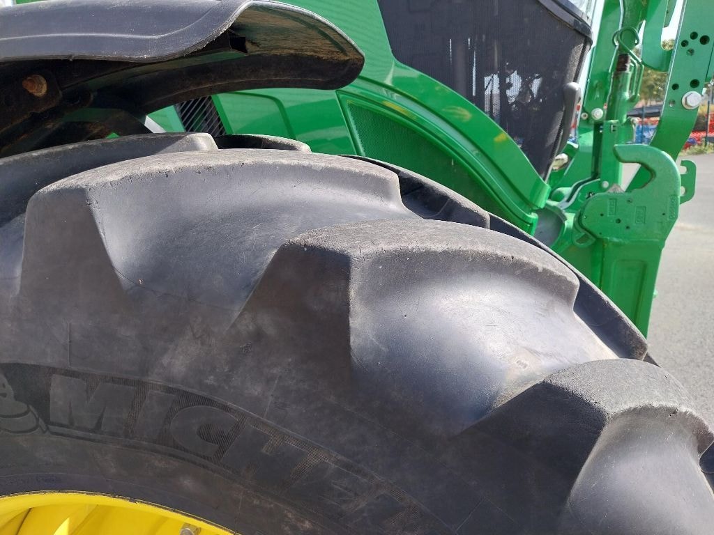 Tracteur chargeur JOHN DEERE 6R 140 - photo slide 14